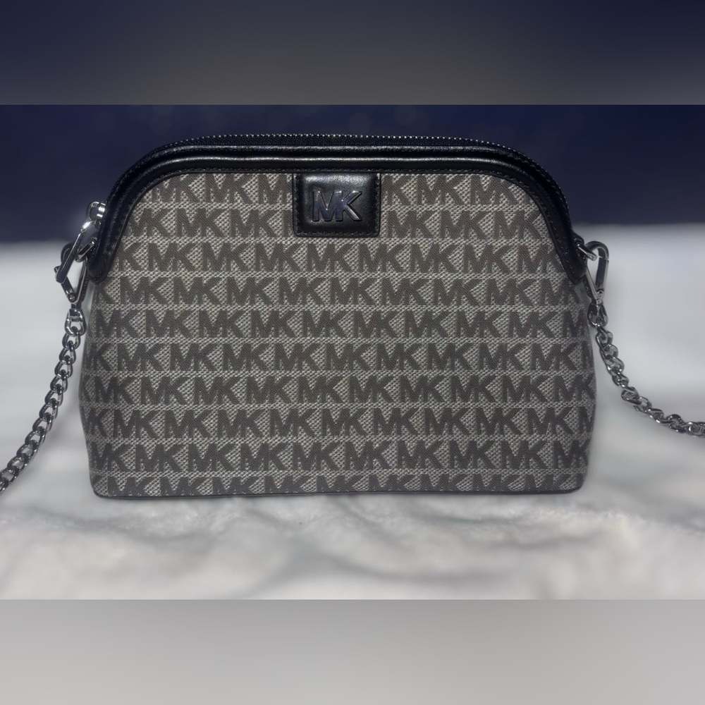Michael Kors Mott Large Zip Dome Crossbody